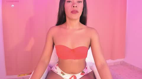 LAYLA online show from 02/01/26, 05:00