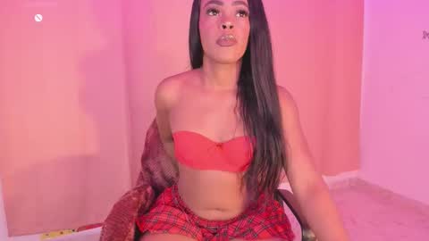 LAYLA online show from 03/25/26, 10:49