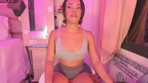 Snapshot of laylacarteer chatting on 06/09/26, 05:35 LAYLA online show from 06/09/26, 05:35
