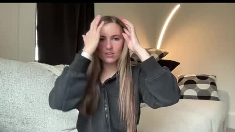 laylahlaylah1 online show from 04/17/26, 01:58