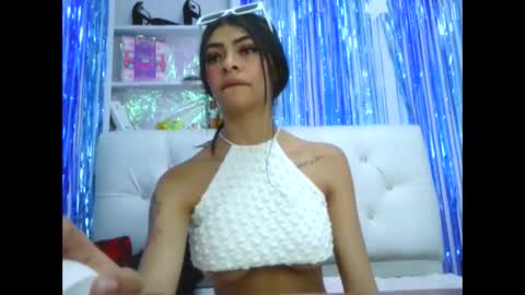 Snapshot of laylahotl chatting on 10/02/25, 04:14 Layla online show from 10/02/25, 04:14