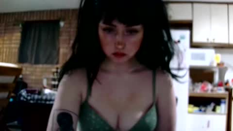 Snapshot of laylakills chatting on 12/09/24, 06:45 Layla Kills online show from 12/09/24, 06:45