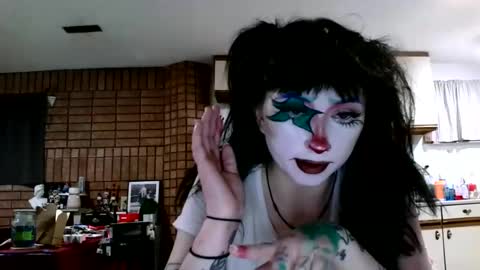 Snapshot of laylakills chatting on 01/09/25, 10:20 Layla Kills online show from 01/09/25, 10:20
