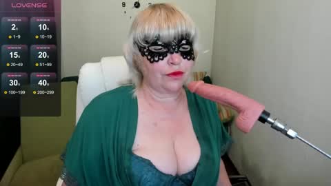 Snapshot of laylalaylamilf chatting on 05/11/26, 05:02 laylalaylamilf online show from 05/11/26, 05:02