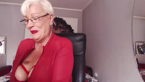 Snapshot of laylamadisonx chatting on 10/13/25, 08:58 Layla online show from 10/13/25, 08:58