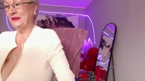 Snapshot of laylamadisonx chatting on 12/20/25, 09:16 Layla online show from 12/20/25, 09:16