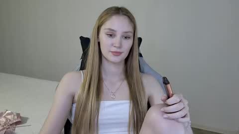 Snapshot of laylapretty001 chatting on 02/12/25, 09:20 LaylaPretty001 online show from 02/12/25, 09:20