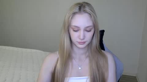 Snapshot of laylapretty001 chatting on 10/06/25, 04:10 LaylaPretty001 online show from 10/06/25, 04:10