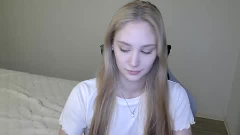 Snapshot of laylapretty001 chatting on 10/28/25, 05:55 LaylaPretty001 online show from 10/28/25, 05:55