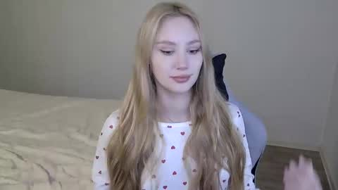 LaylaPretty001 online show from 02/03/26, 05:27