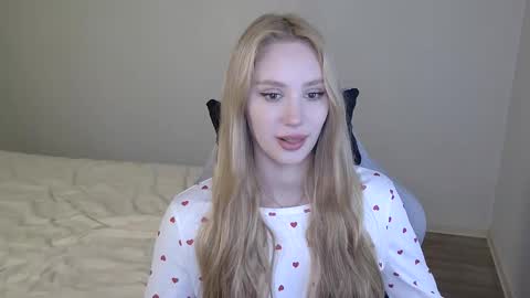 LaylaPretty001 online show from 02/03/26, 06:22