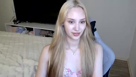 LaylaPretty001 online show from 07/01/26, 04:25