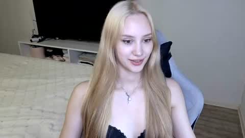 LaylaPretty001 online show from 07/08/26, 05:01