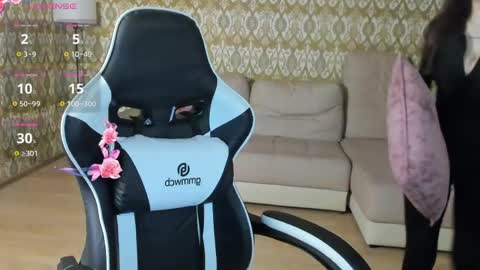 laylaura online show from 05/13/26, 10:01