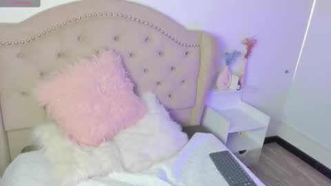 Snapshot of laylavelvet chatting on 10/13/25, 07:14 LAYLA online show from 10/13/25, 07:14