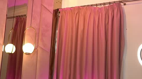Snapshot of laylavixenn chatting on 06/26/26, 06:40 Layla online show from 06/26/26, 06:40