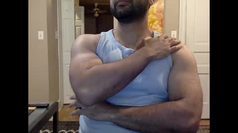 Snapshot of layman_xx chatting on 10/22/25, 10:42 layman_xx online show from 10/22/25, 10:42