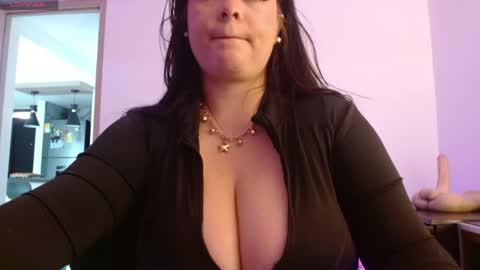 Vannessa  online show from 04/08/26, 12:16