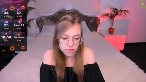 layriantavee online show from 01/15/25, 07:15