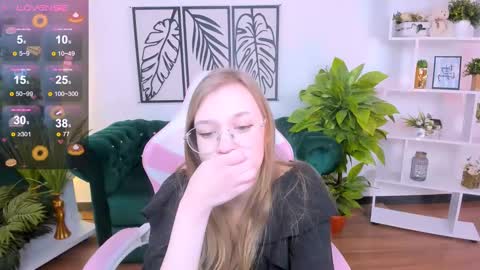 layriantavee online show from 02/11/25, 07:02