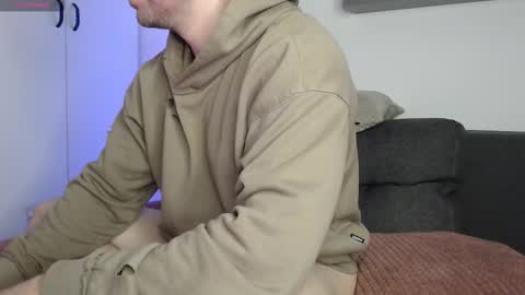 Snapshot of lazar_angels chatting on 11/09/25, 05:28 Laz online show from 11/09/25, 05:28