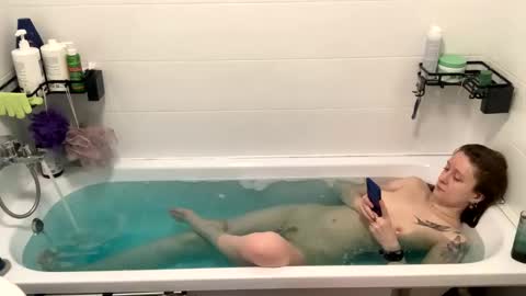 lazy_dazzy online show from 10/04/25, 11:41