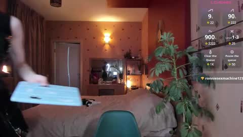 Snapshot of lazy_pepsi chatting on 12/25/24, 07:45 Pansy online show from 12/25/24, 07:45