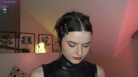 Snapshot of lazy_pepsi chatting on 11/12/25, 05:35 Pansy online show from 11/12/25, 05:35