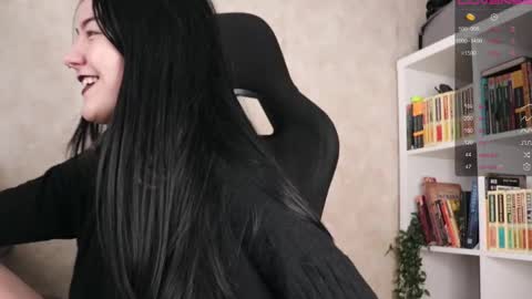 Lisa online show from 09/19/25, 04:14