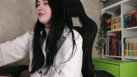 Lisa online show from 04/11/26, 03:33