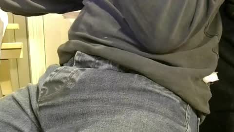 Snapshot of lbfm69 chatting on 02/23/25, 05:50 LBFM online show from 02/23/25, 05:50