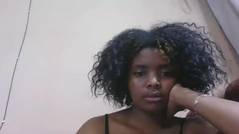 lea96546 online show from 11/28/25, 05:37