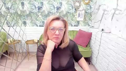 Snapshot of lea_fruit chatting on 01/05/25, 05:09 Lea online show from 01/05/25, 05:09