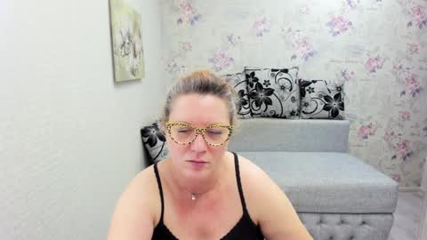 Snapshot of lea_fruit chatting on 01/26/25, 08:03 Lea online show from 01/26/25, 08:03