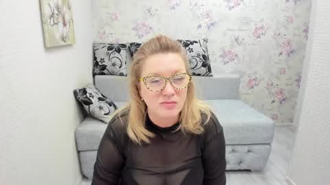 Snapshot of lea_fruit chatting on 02/02/25, 11:08 Lea online show from 02/02/25, 11:08