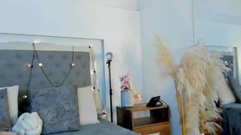 lea_walkerr online show from 04/08/26, 07:58