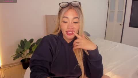 Leah online show from 07/02/26, 03:23