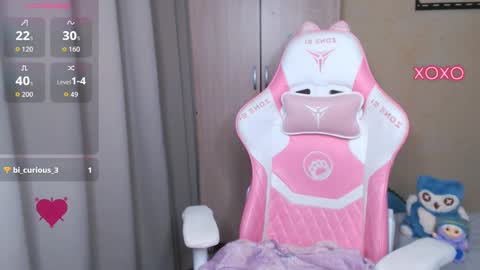 Snapshot of leah__gotty chatting on 11/19/25, 03:17 Leah Gotty online show from 11/19/25, 03:17