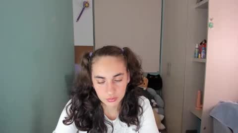 Laura online show from 01/21/25, 02:54