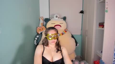 Laura online show from 02/15/26, 07:51