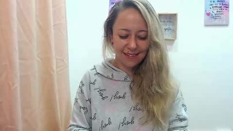 leah_susman online show from 12/05/24, 01:47