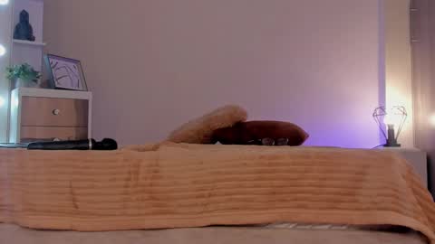 Snapshot of leahaltomm chatting on 03/09/25, 09:36 leahaltomm online show from 03/09/25, 09:36