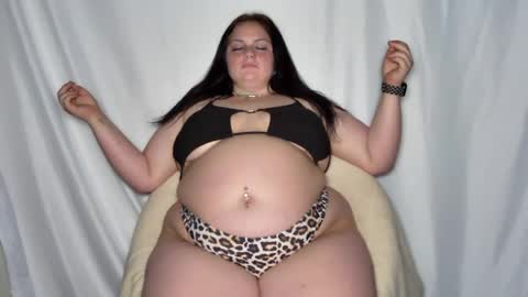 Snapshot of leahjewel chatting on 06/18/26, 12:44 Leah jewel online show from 06/18/26, 12:44