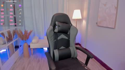 Leah Jones online show from 12/03/25, 06:21