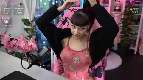 Leah online show from 01/26/25, 07:21