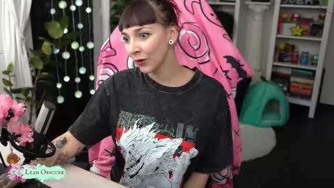 Leah online show from 11/21/25, 08:29