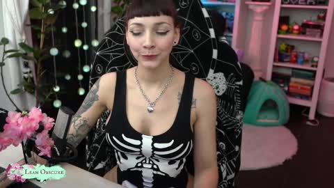 Leah online show from 04/07/26, 07:58