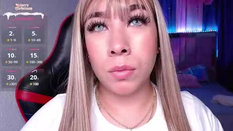 Snapshot of leahtemptation chatting on 12/25/24, 07:14 leah online show from 12/25/24, 07:14