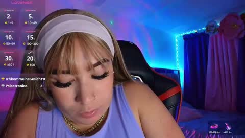 Snapshot of leahtemptation chatting on 03/01/25, 03:43 leah online show from 03/01/25, 03:43