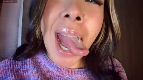 leah online show from 04/18/26, 09:02